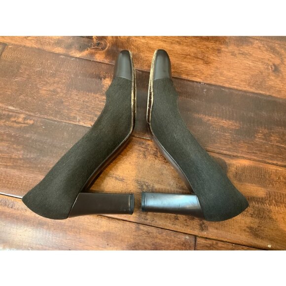 CHANEL Brown Camellia CoCo CC Wool & Leather Block Heels Pumps, Size 7.5 | 37.5 - Picture 6 of 8